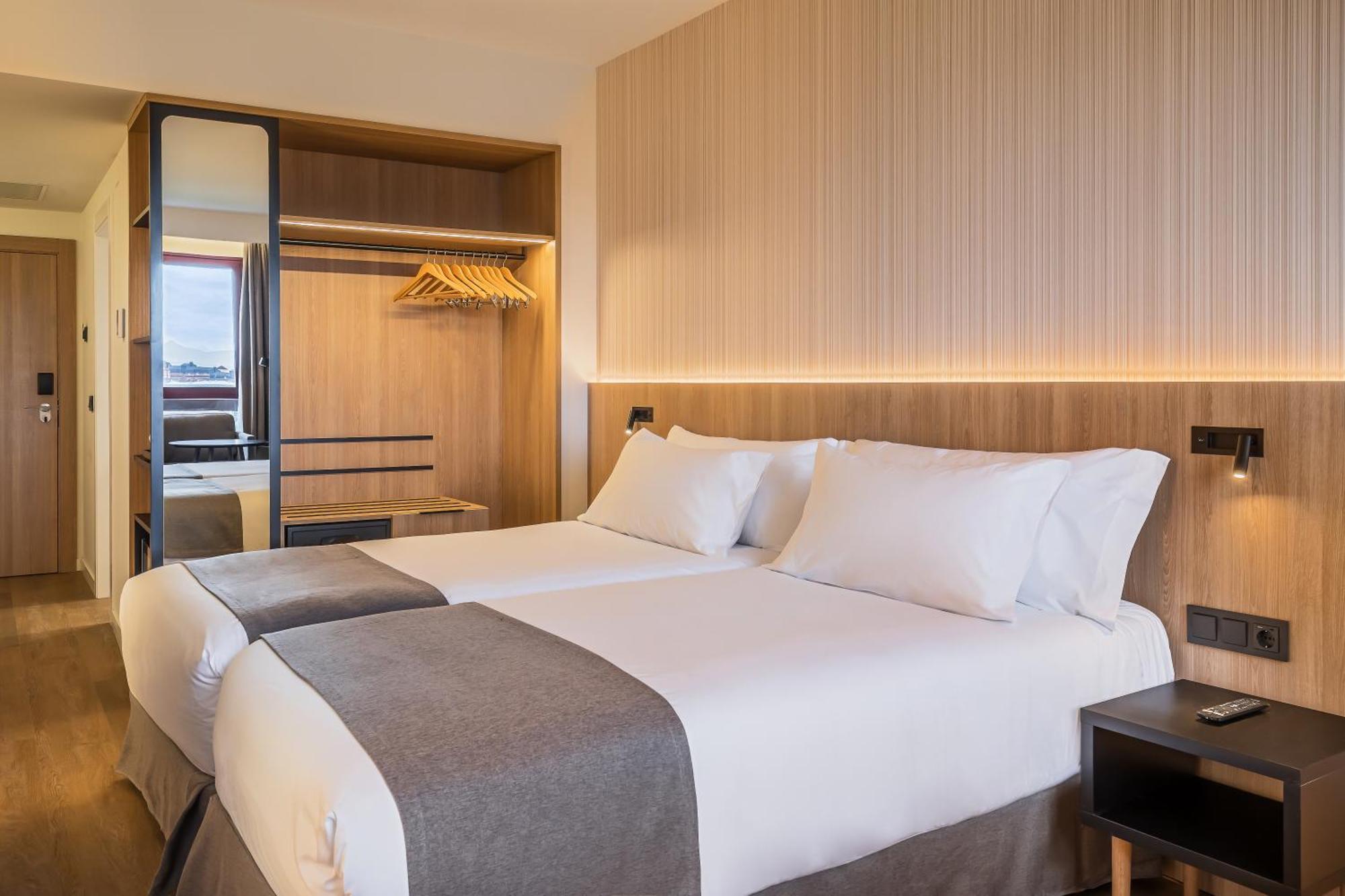 Hotel Occidental Pamplona Esterno foto