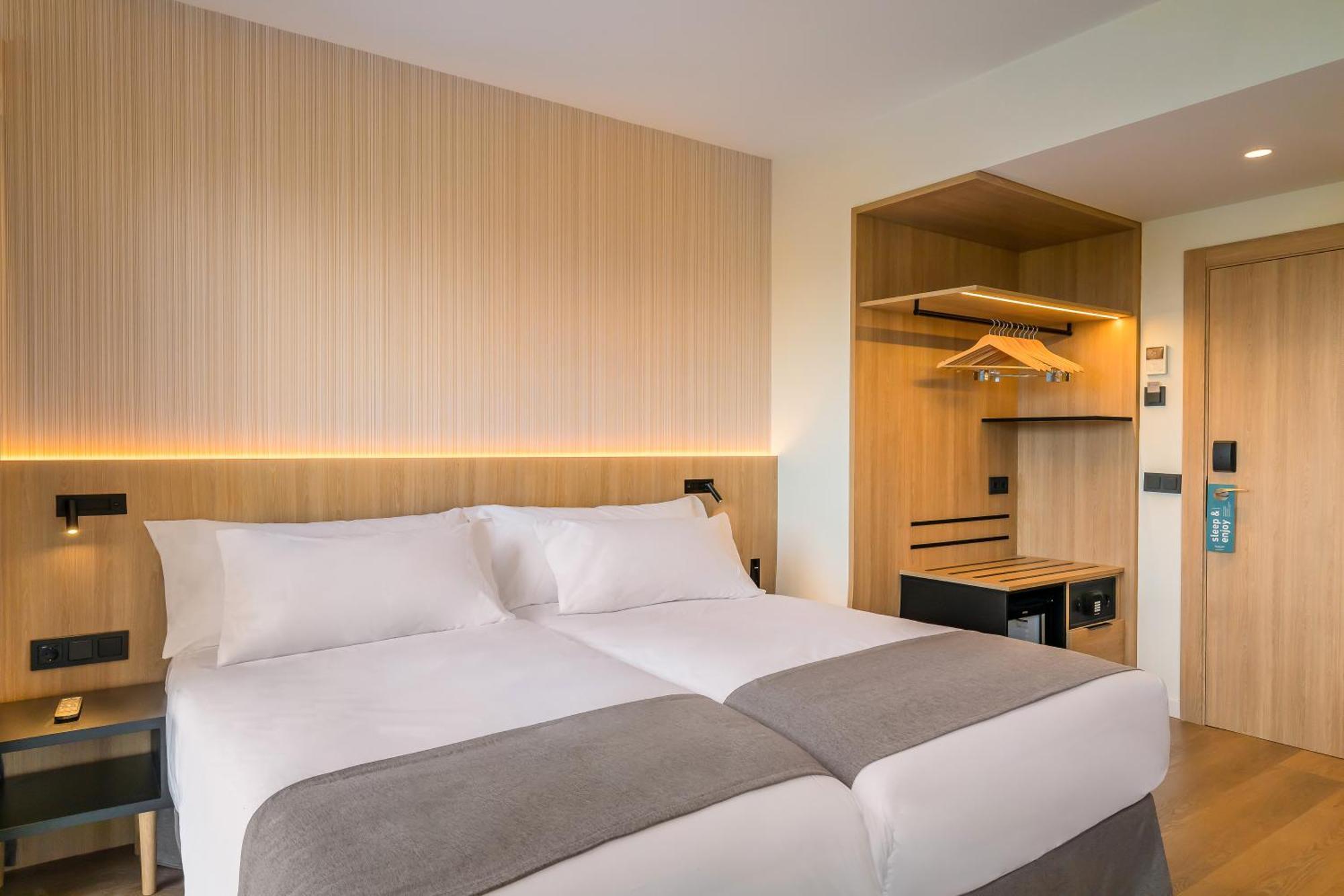 Hotel Occidental Pamplona Esterno foto