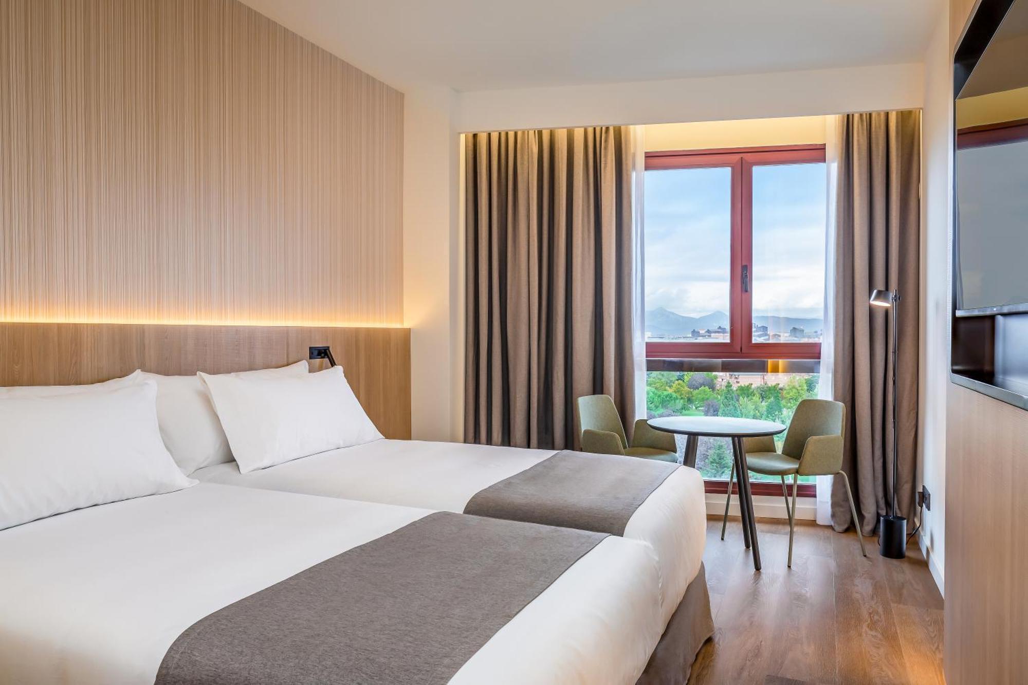 Hotel Occidental Pamplona Esterno foto