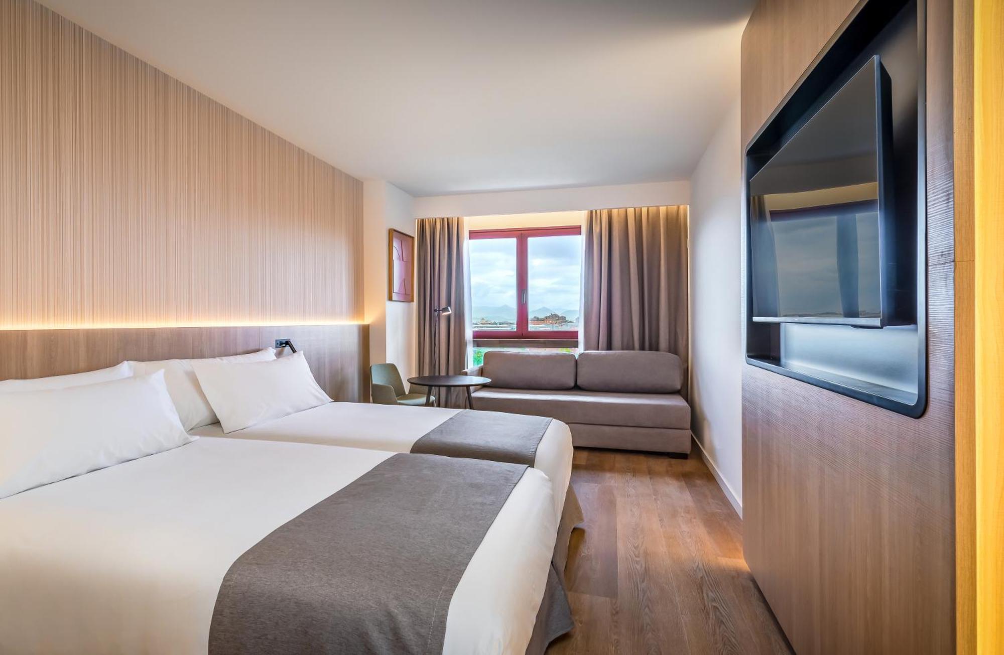 Hotel Occidental Pamplona Esterno foto