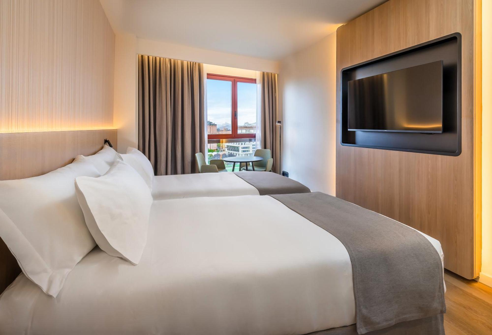 Hotel Occidental Pamplona Esterno foto