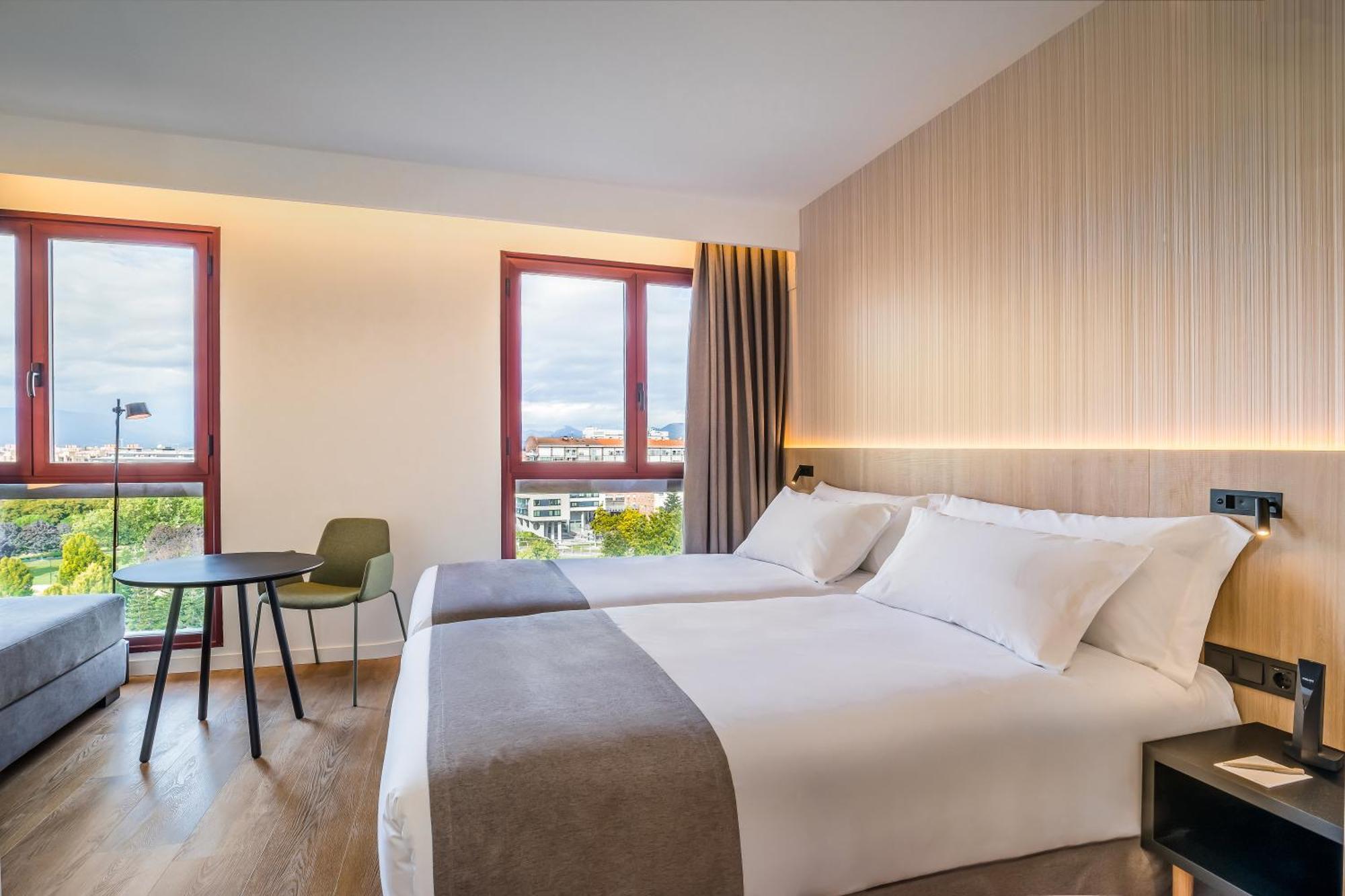 Hotel Occidental Pamplona Esterno foto