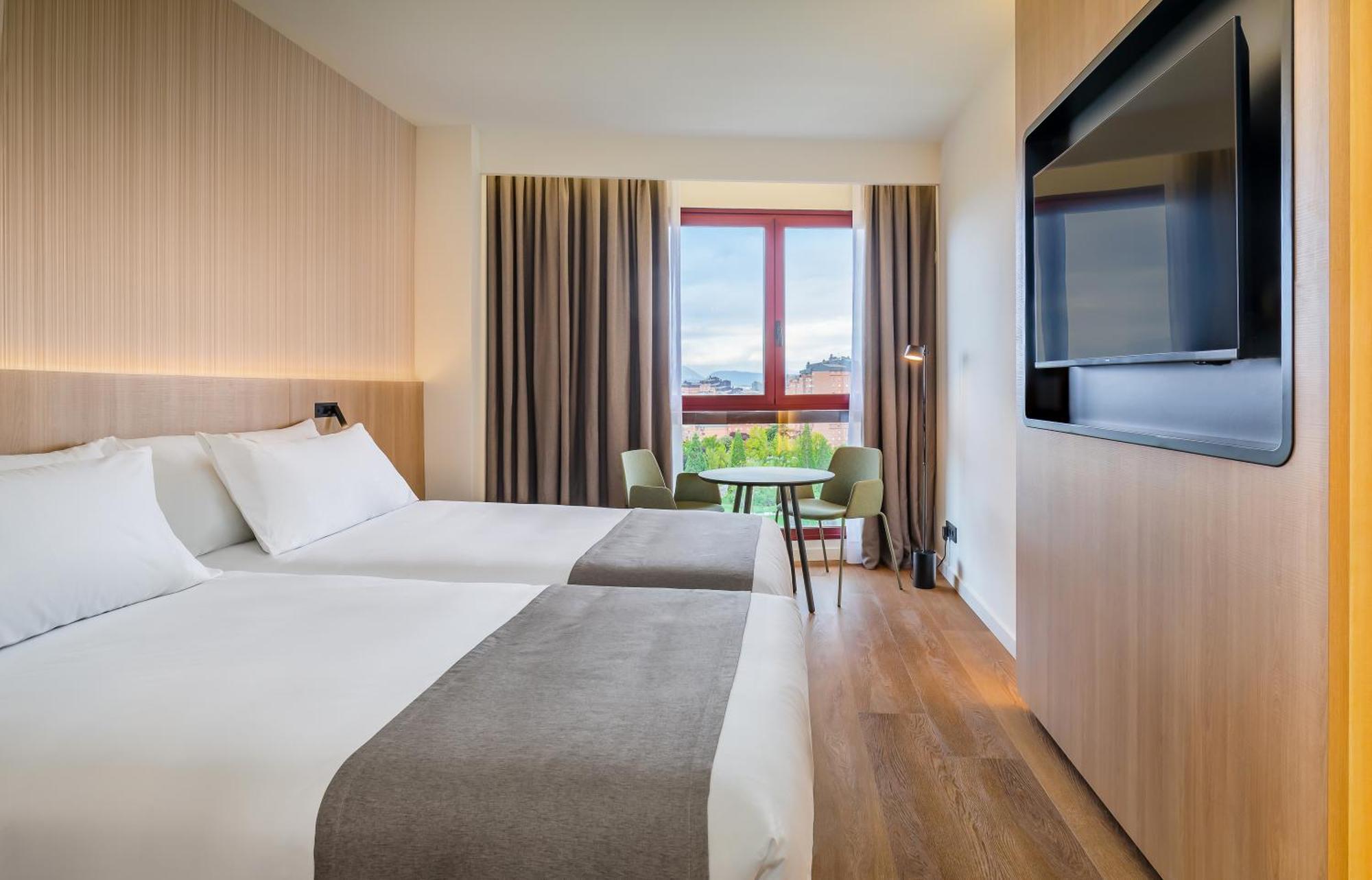 Hotel Occidental Pamplona Esterno foto