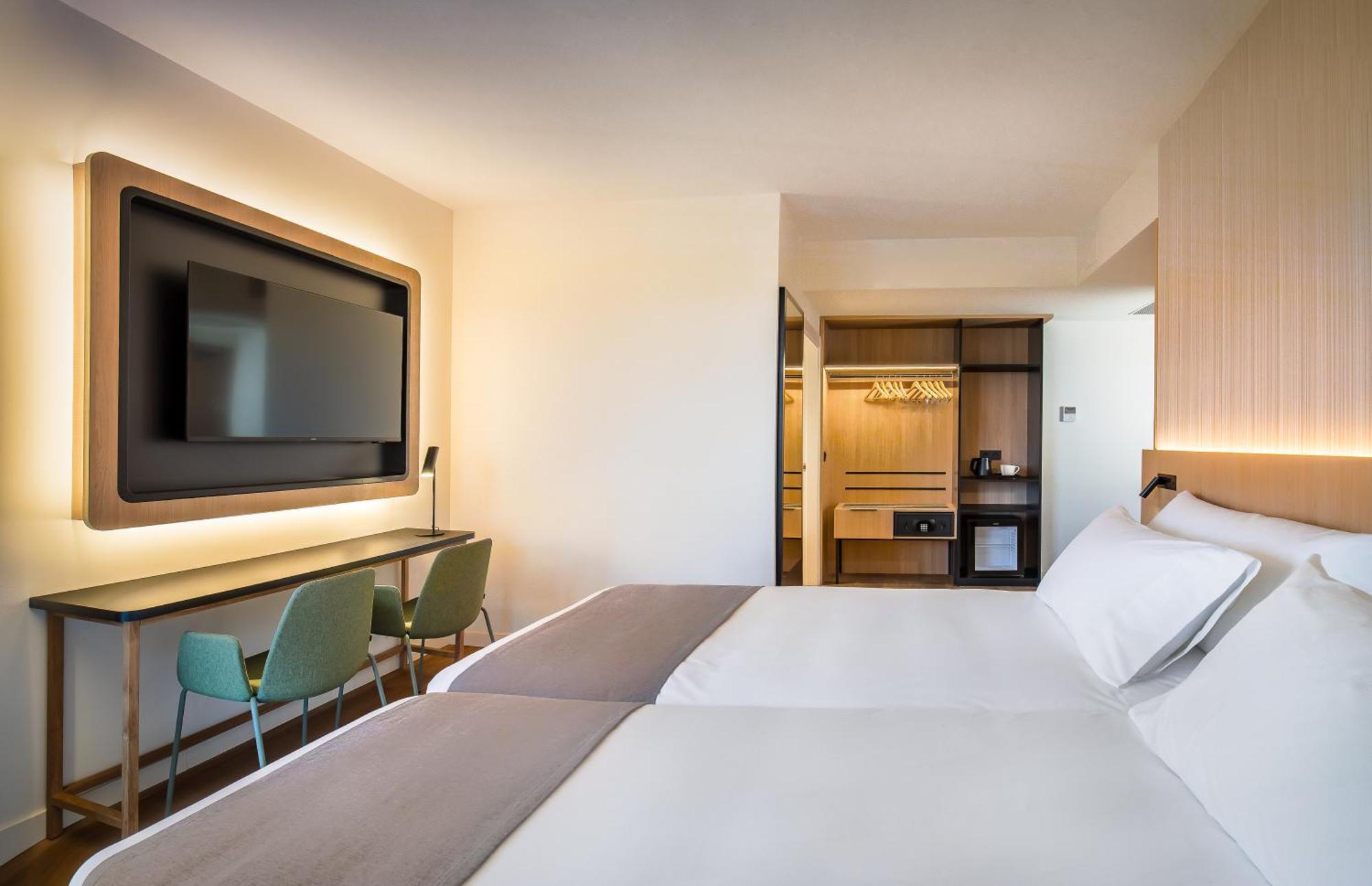Hotel Occidental Pamplona Esterno foto