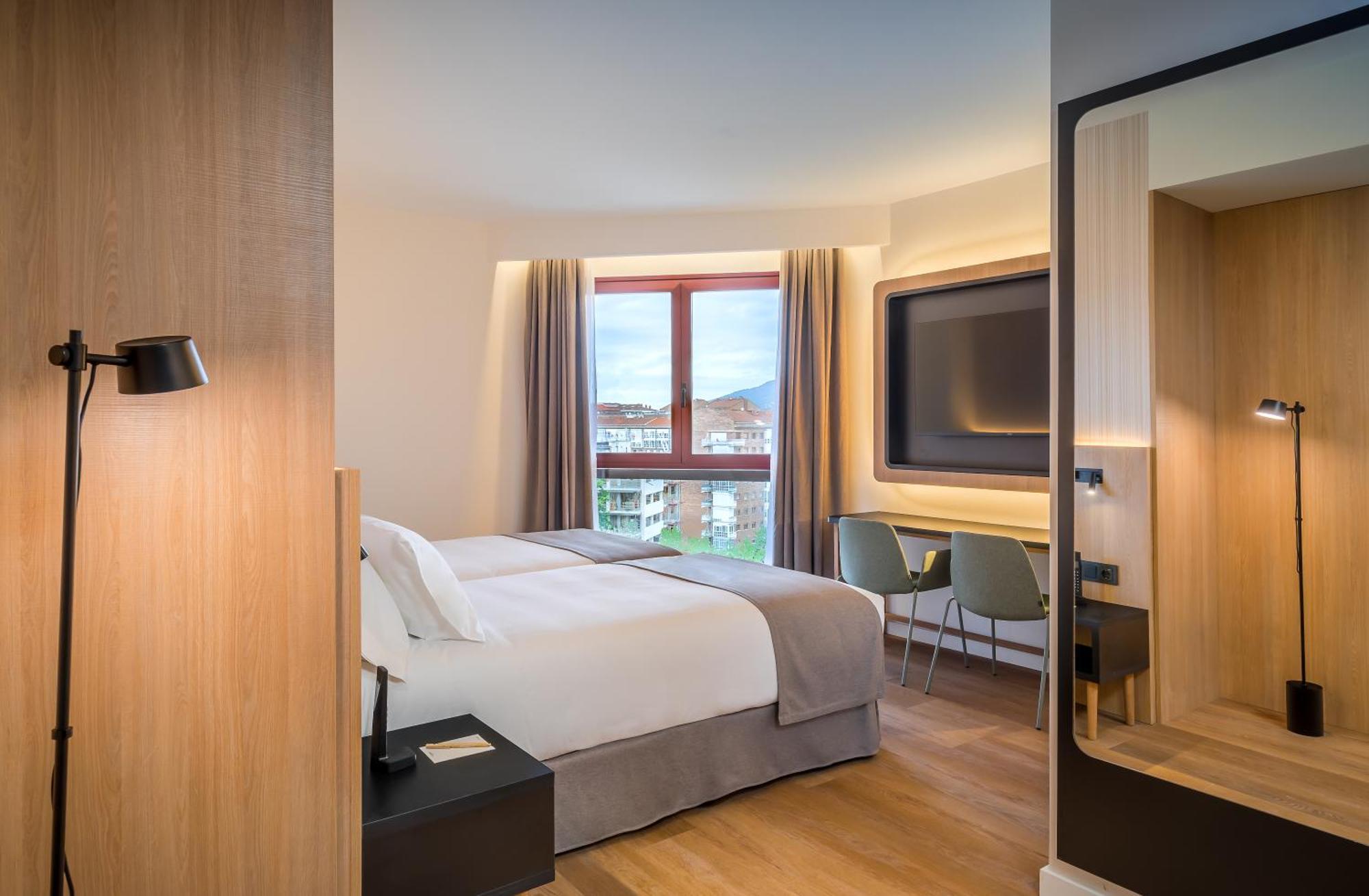 Hotel Occidental Pamplona Esterno foto