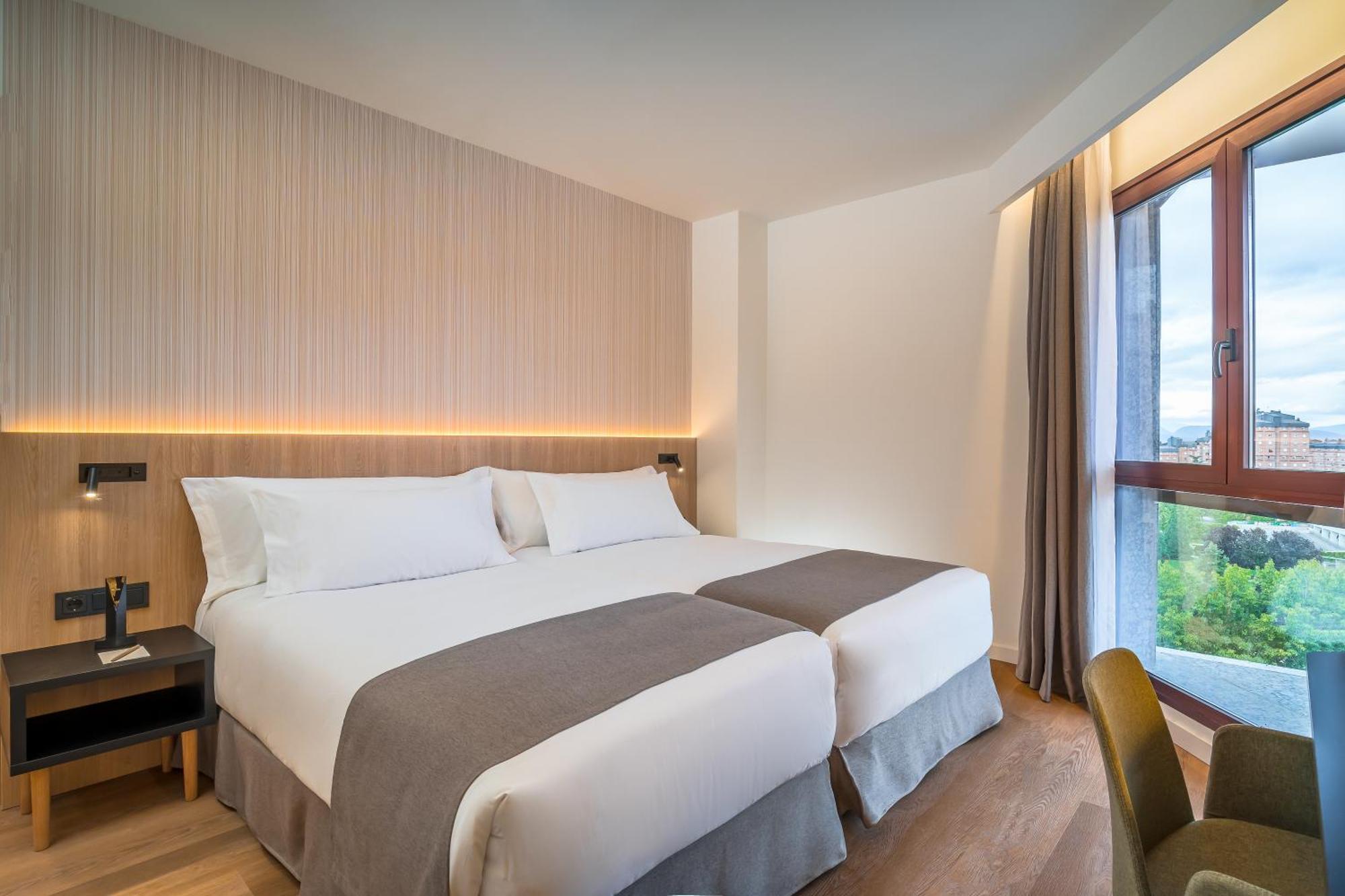 Hotel Occidental Pamplona Esterno foto