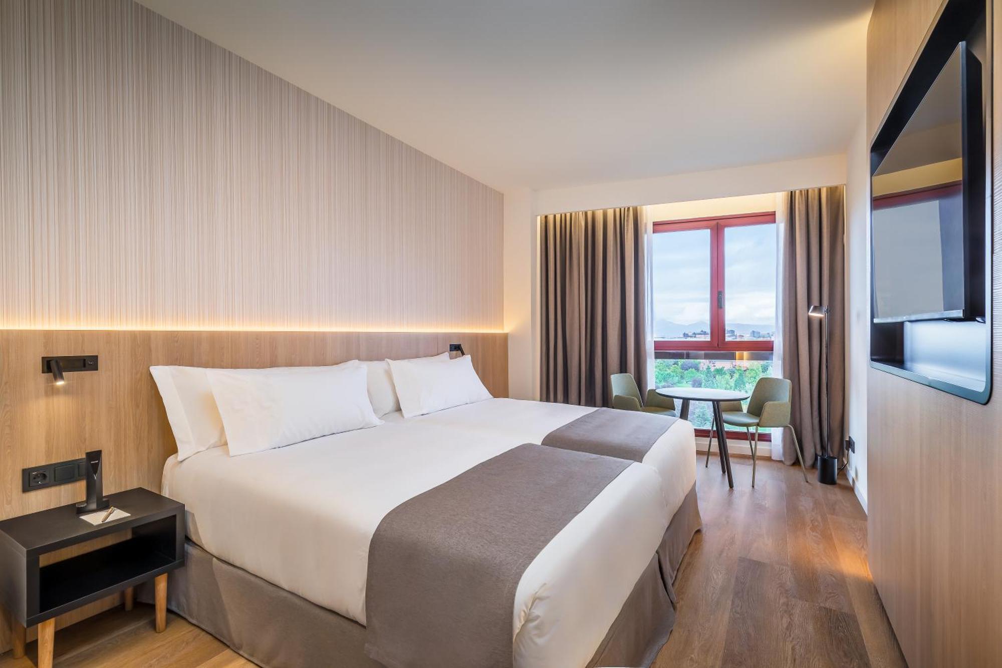 Hotel Occidental Pamplona Esterno foto
