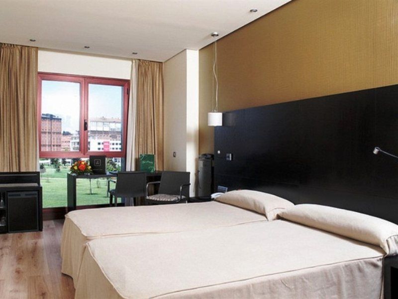Hotel Occidental Pamplona Esterno foto