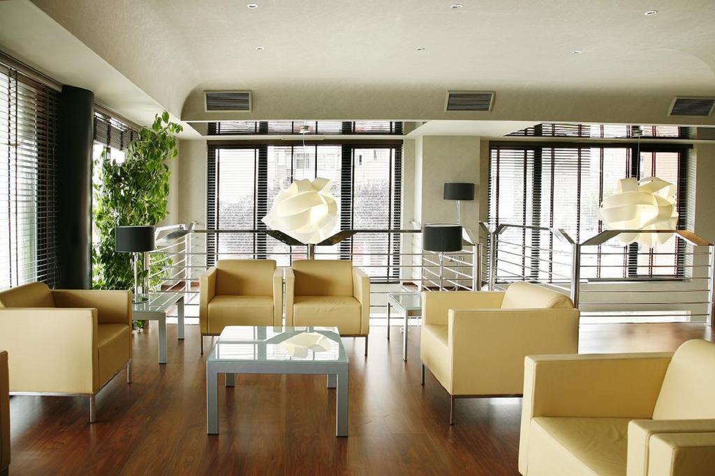 Hotel Occidental Pamplona Esterno foto